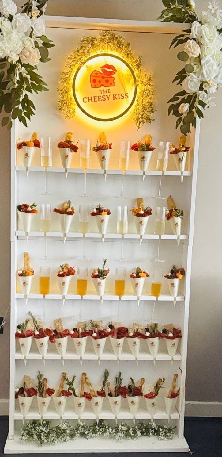 The Cheesy Kiss — Cheese & Sip Walls 2